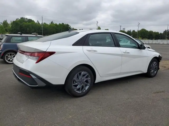 2024 HYUNDAI ELANTRA BLUE