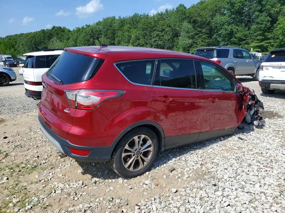 2017 FORD ESCAPE SE  