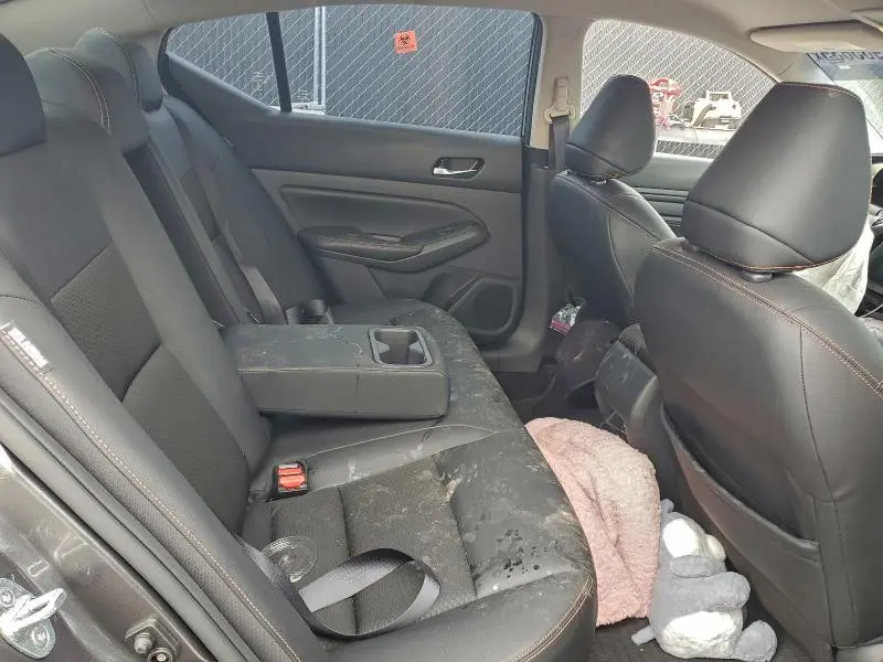 2021 NISSAN ALTIMA SR  