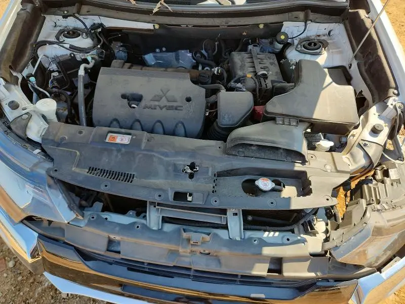 2016 MITSUBISHI OUTLANDER SE  