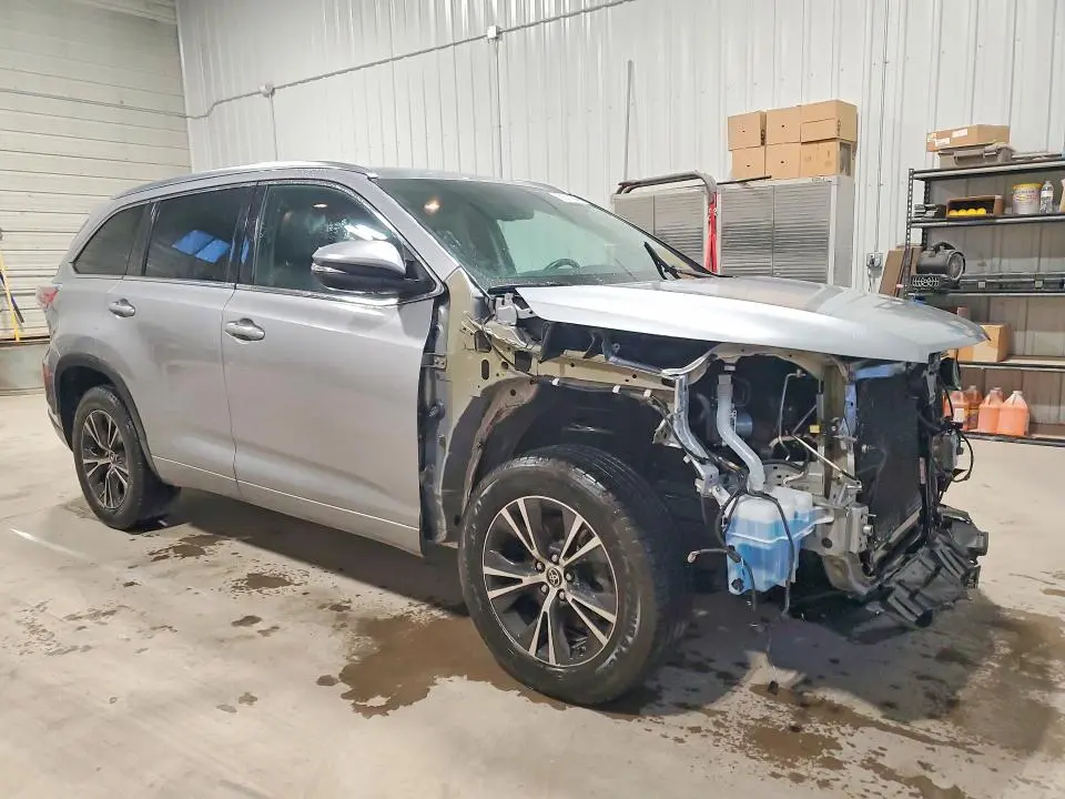 2016 TOYOTA HIGHLANDER XLE  