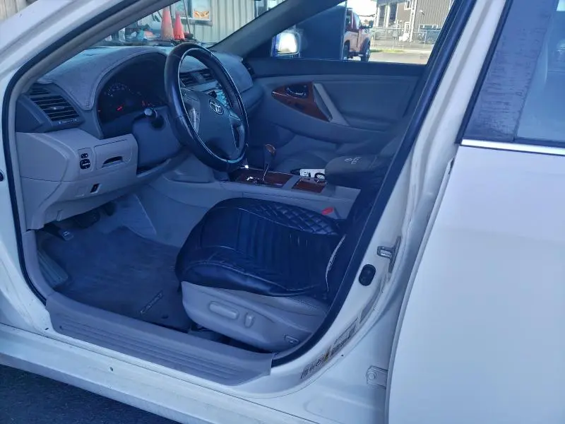 2011 TOYOTA CAMRY SE  