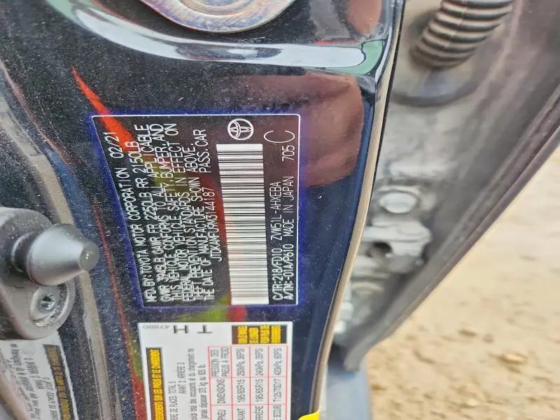 2021 TOYOTA PRIUS LE  