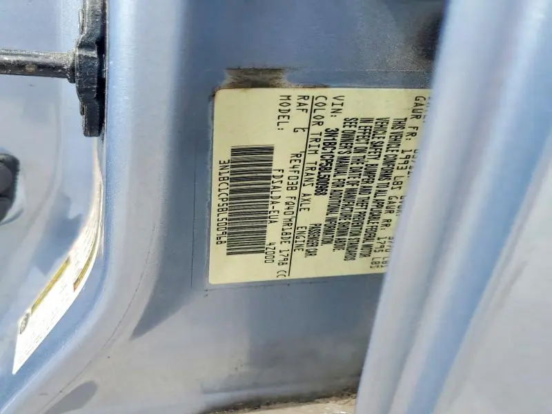 2011 NISSAN VERSA 1.8 S  