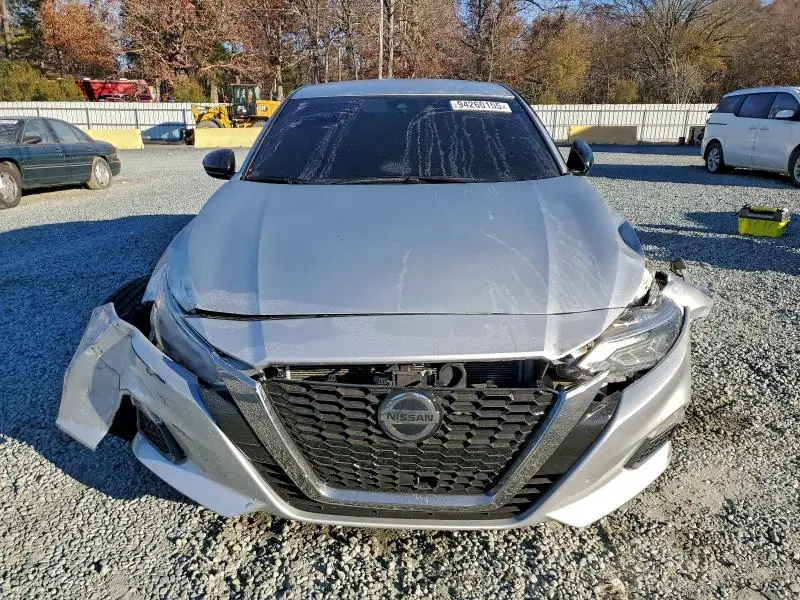 2021 NISSAN ALTIMA SR  