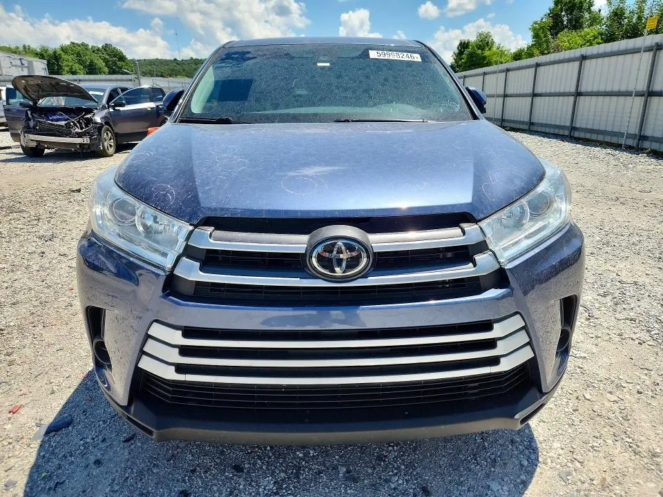 2019 TOYOTA HIGHLANDER LE  