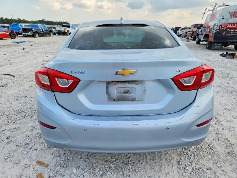 2017 CHEVROLET CRUZE LT  