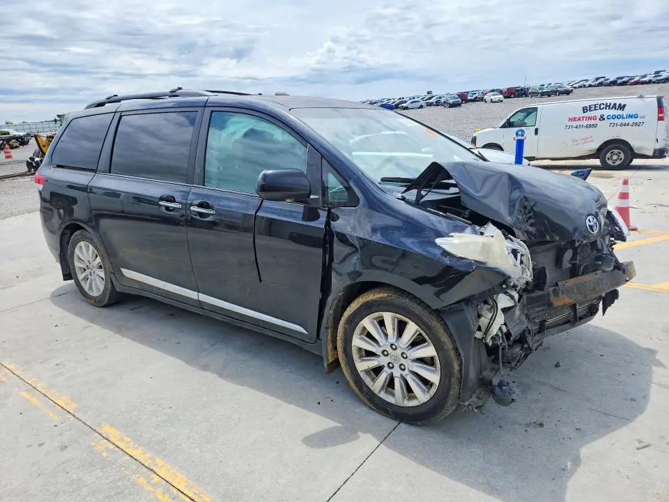 2011 TOYOTA SIENNA LIMITED 7-PASSENGER  