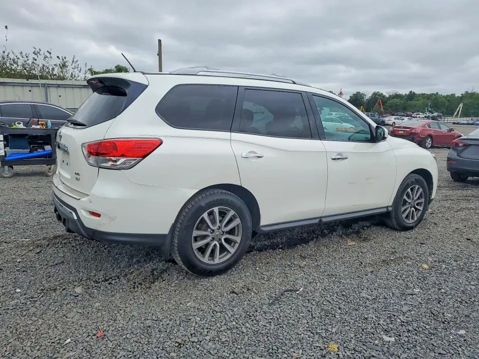 2016 NISSAN PATHFINDER SV  