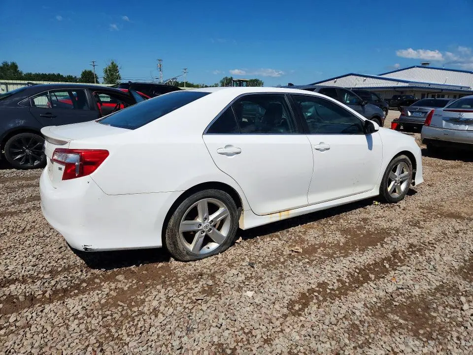 2012 TOYOTA CAMRY SE  