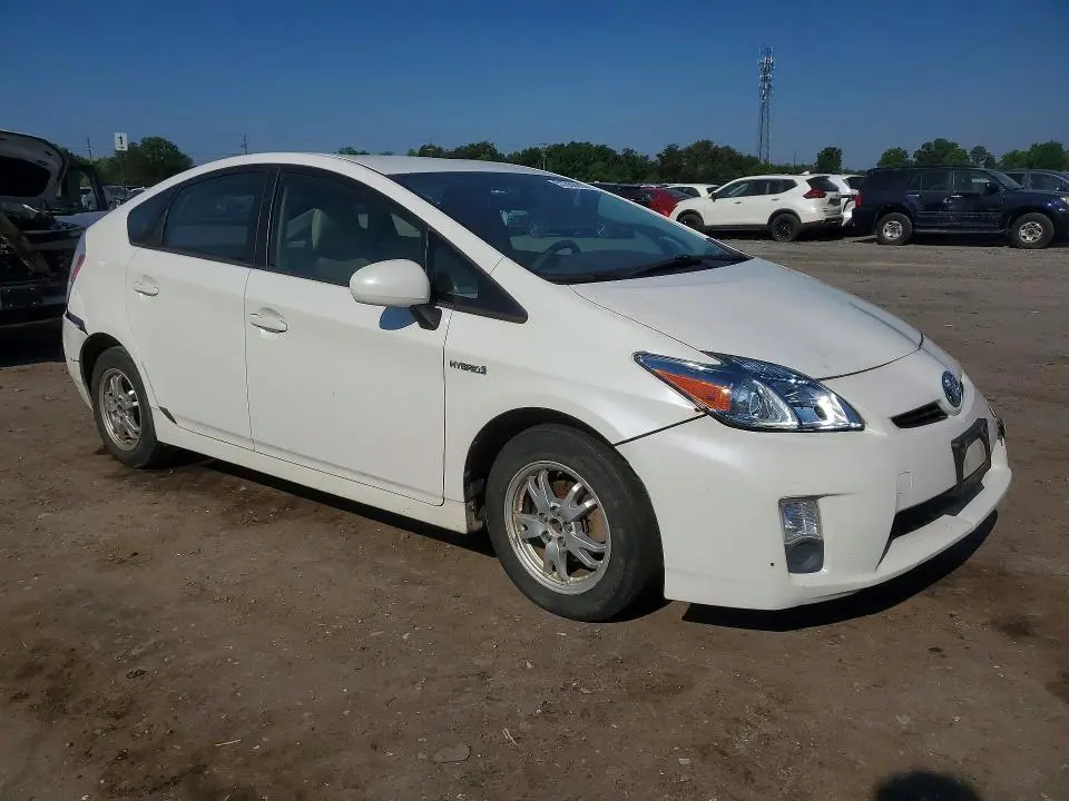 2010 TOYOTA PRIUS III  