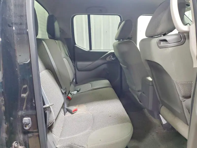 2014 NISSAN FRONTIER S  