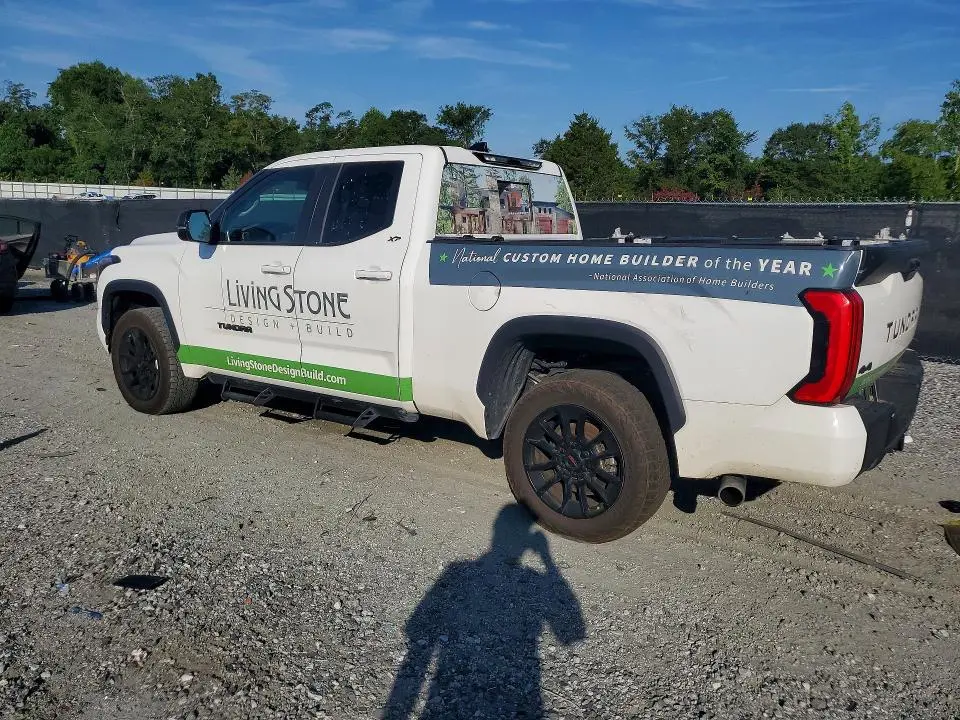 2024 TOYOTA TUNDRA SR5  