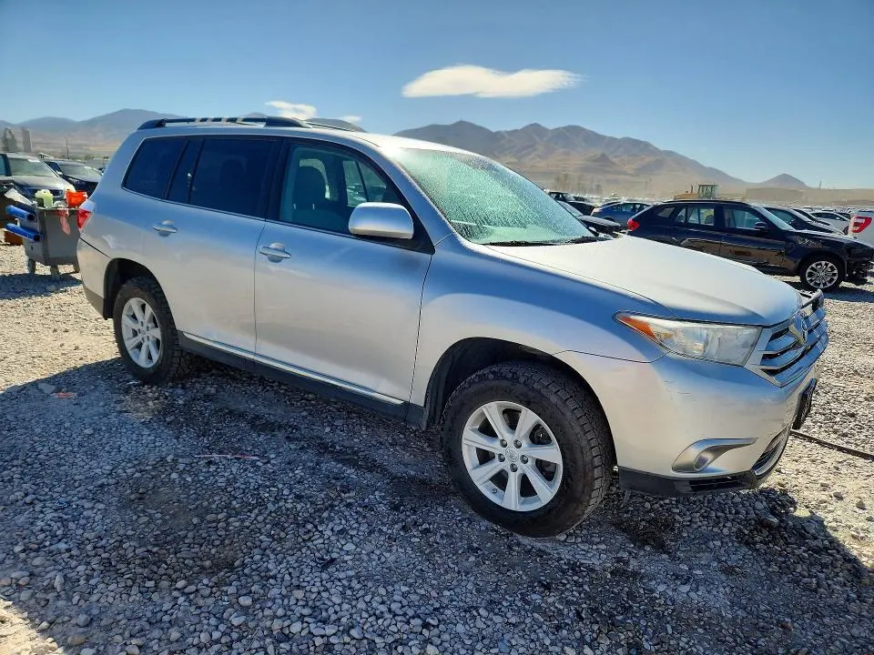 2013 TOYOTA HIGHLANDER PLUS  