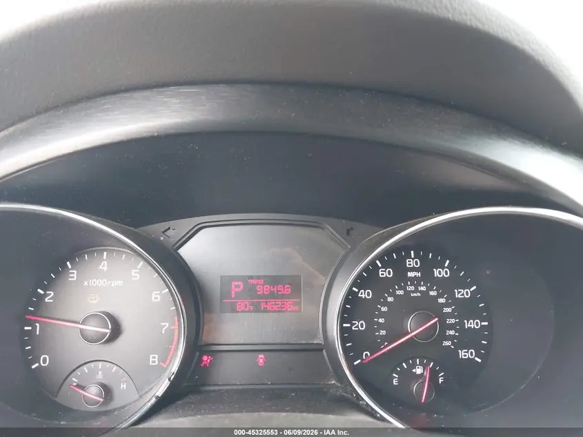 2016 KIA SEDONA LX