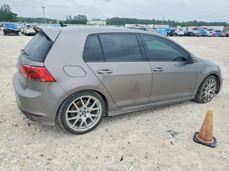 2016 VOLKSWAGEN GOLF R   