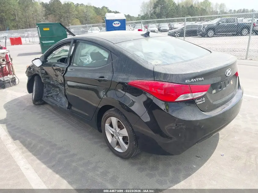 2013 HYUNDAI ELANTRA GLS