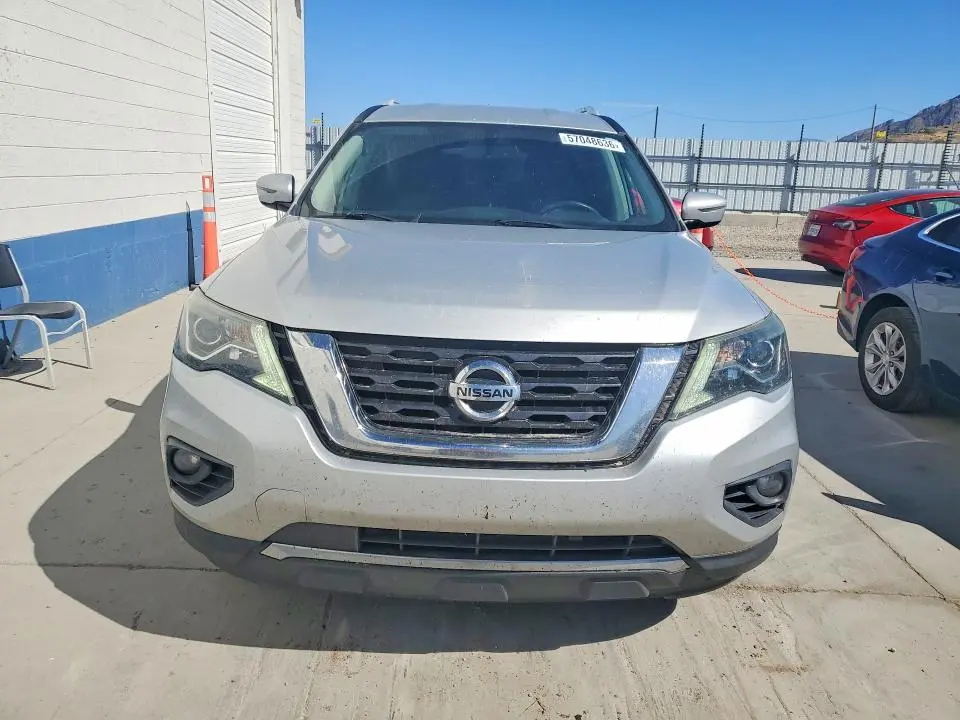 2017 NISSAN PATHFINDER SV  