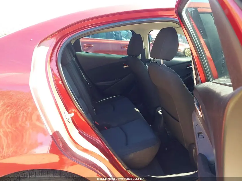 2019 TOYOTA YARIS LE