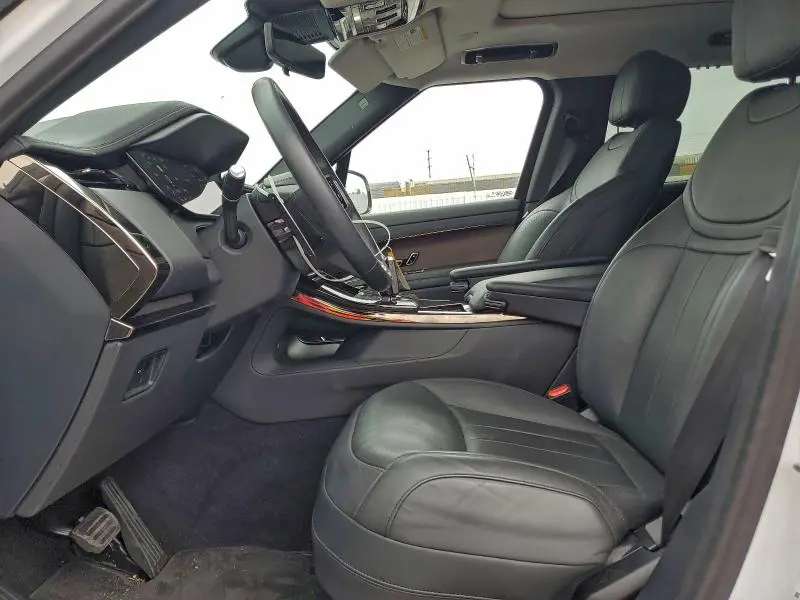 2024 LAND ROVER RANGE ROVER SPORT SE  