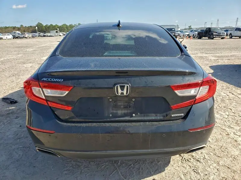 2018 HONDA ACCORD TOURING  
