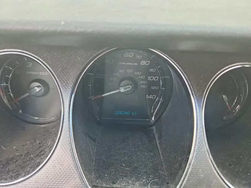 2010 FORD TAURUS SEL  