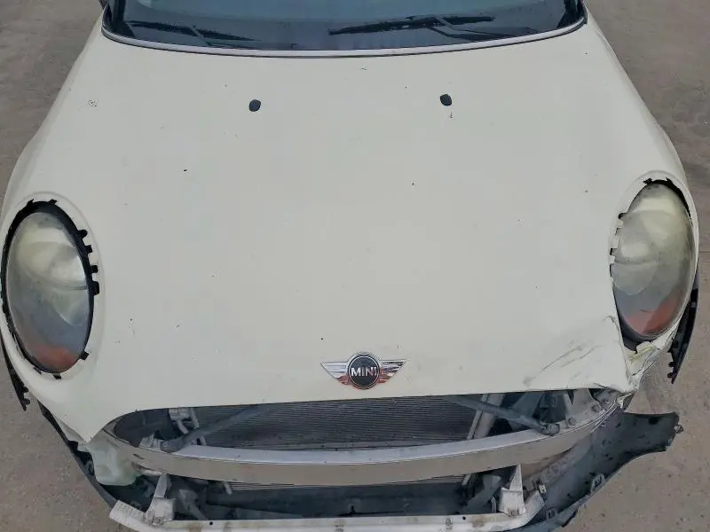 2016 MINI COOPER   
