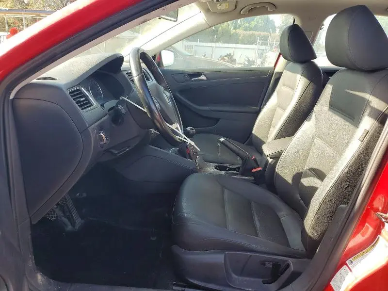 2012 VOLKSWAGEN JETTA SE  