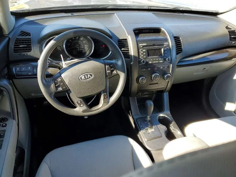 2011 KIA SORENTO BASE  