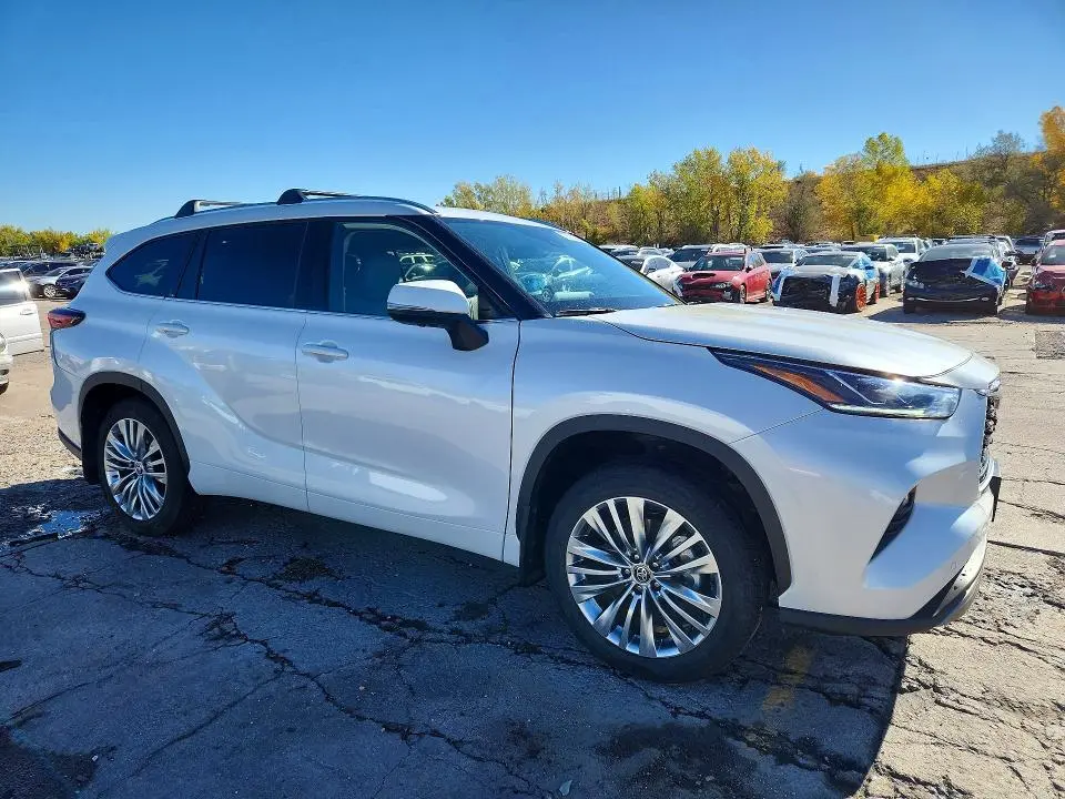 2025 TOYOTA HIGHLANDER PLATINUM  