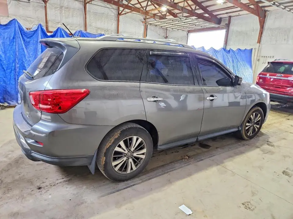 2017 NISSAN PATHFINDER SL  