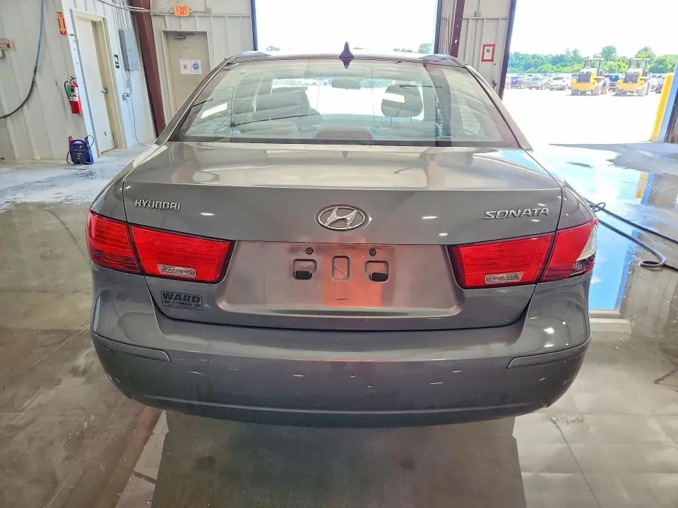 2010 HYUNDAI SONATA GLS  