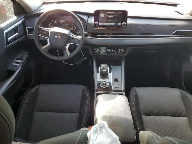 2024 MITSUBISHI OUTLANDER ES  