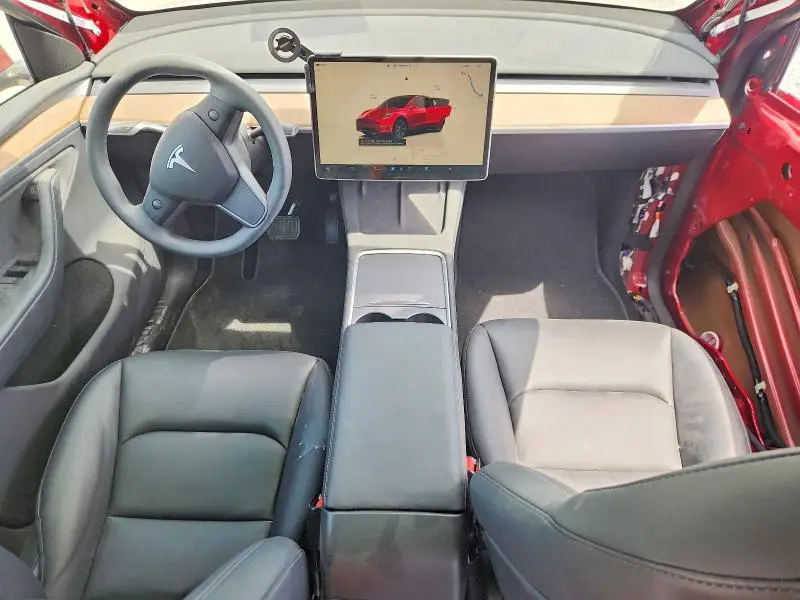 2025 TESLA MODEL Y   
