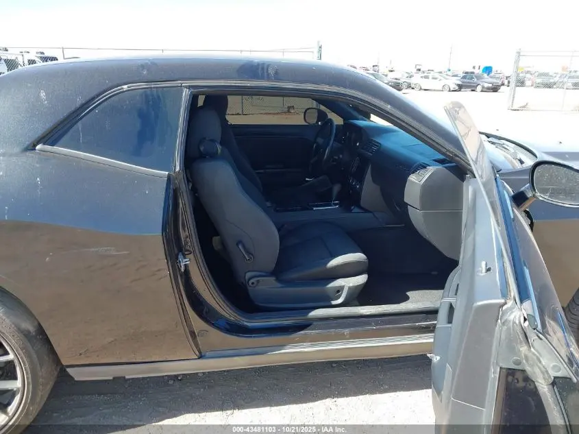 2010 DODGE CHALLENGER SE