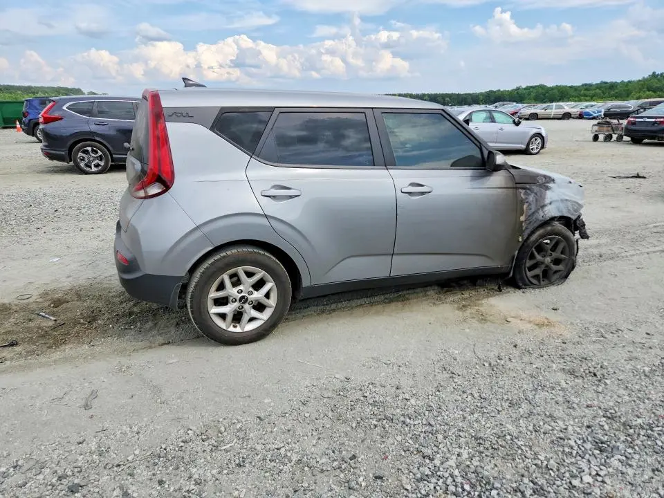 2022 KIA SOUL LX  