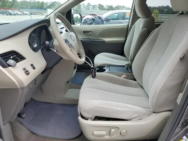 2011 TOYOTA SIENNA LE  