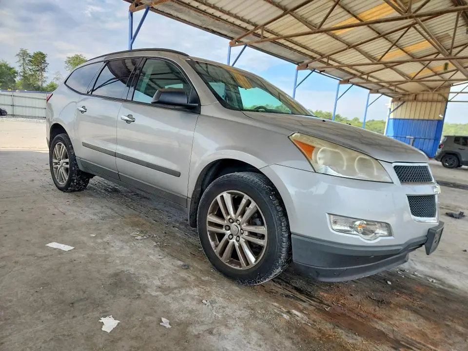 2011 CHEVROLET TRAVERSE LS  