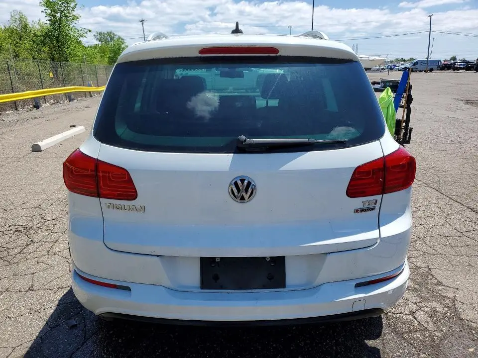 2017 VOLKSWAGEN TIGUAN SPORT  