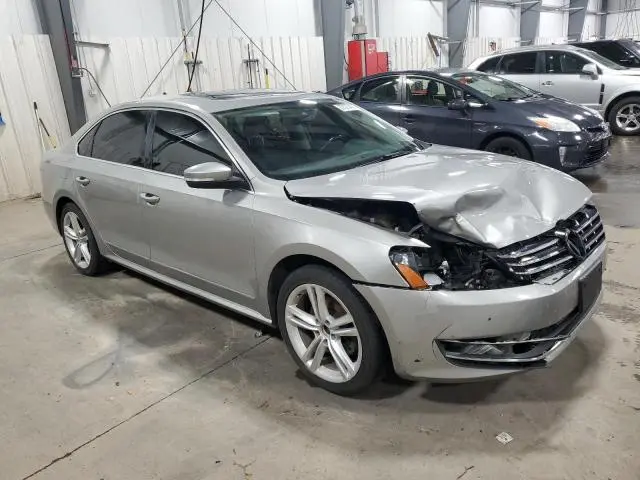 2013 VOLKSWAGEN PASSAT SE  