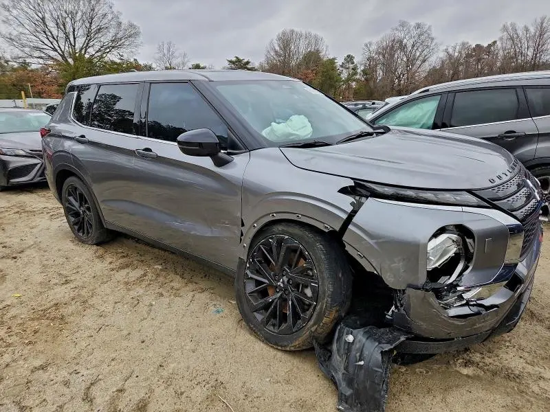 2022 MITSUBISHI OUTLANDER SE  