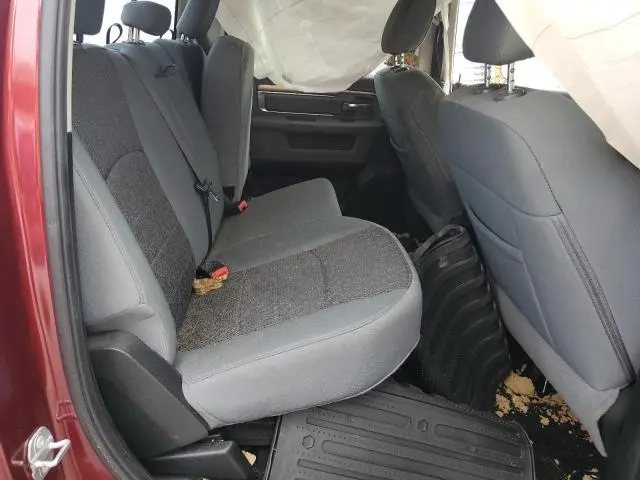 2018 RAM 1500 SLT  