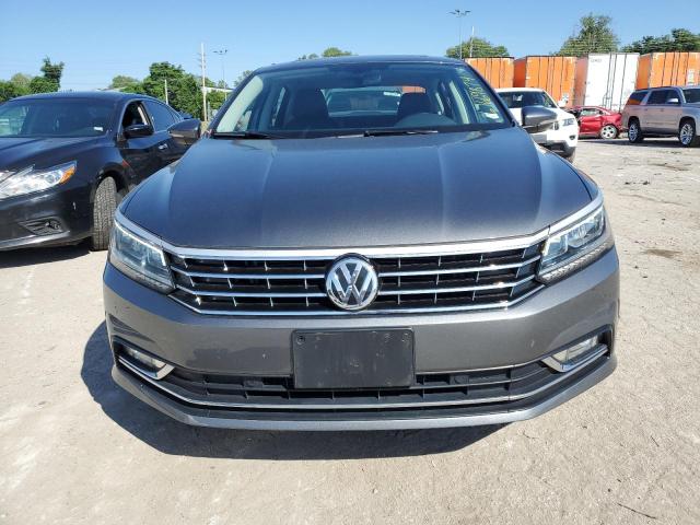 2018 VOLKSWAGEN PASSAT SE