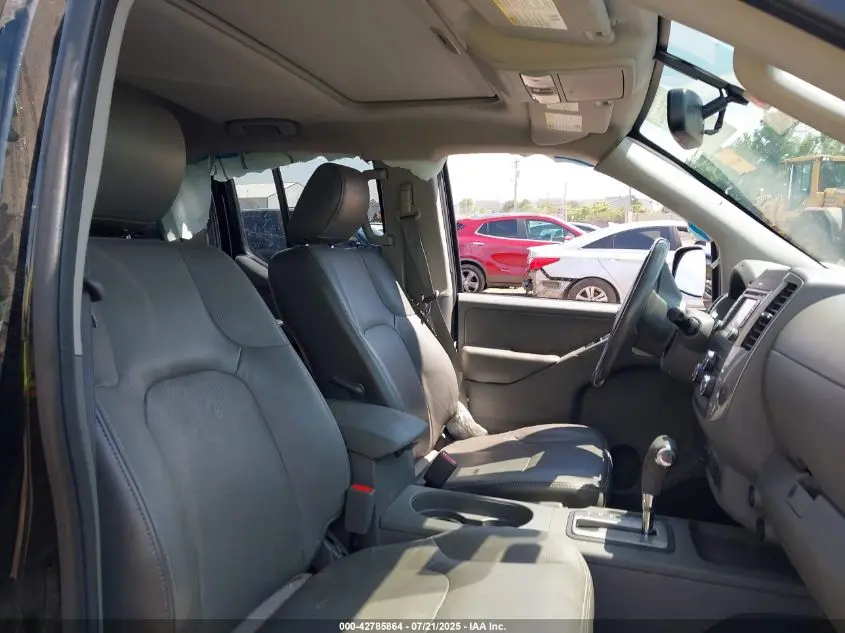 2019 NISSAN FRONTIER SL
