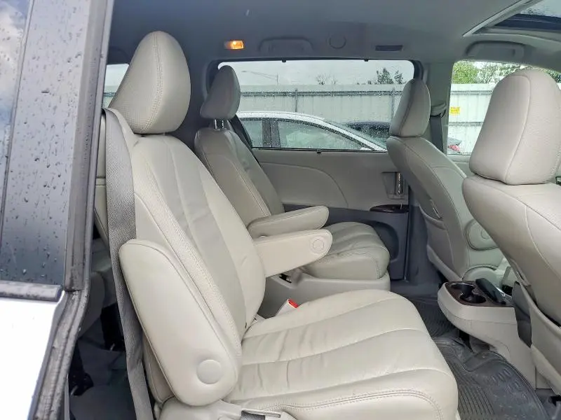 2013 TOYOTA SIENNA XLE 7-PASSENGER  
