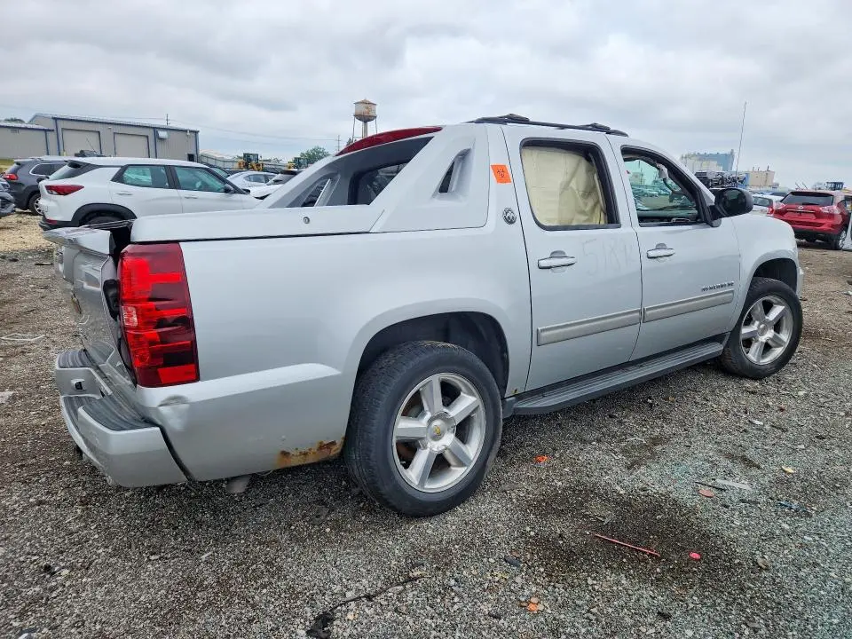 2013 CHEVROLET AVALANCHE LT  