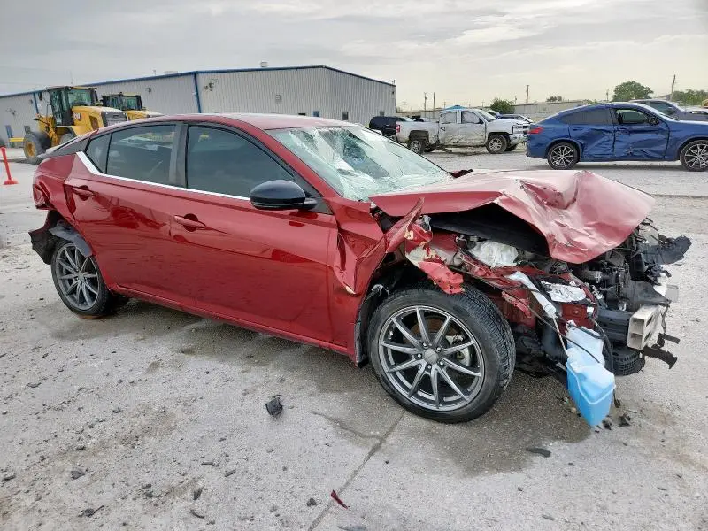 2019 NISSAN ALTIMA SR  
