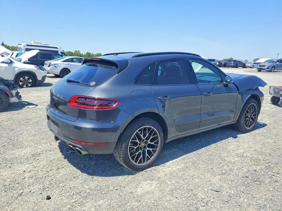 2017 PORSCHE MACAN   