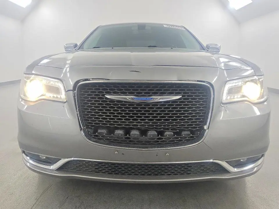 2018 CHRYSLER 300 LIMITED  