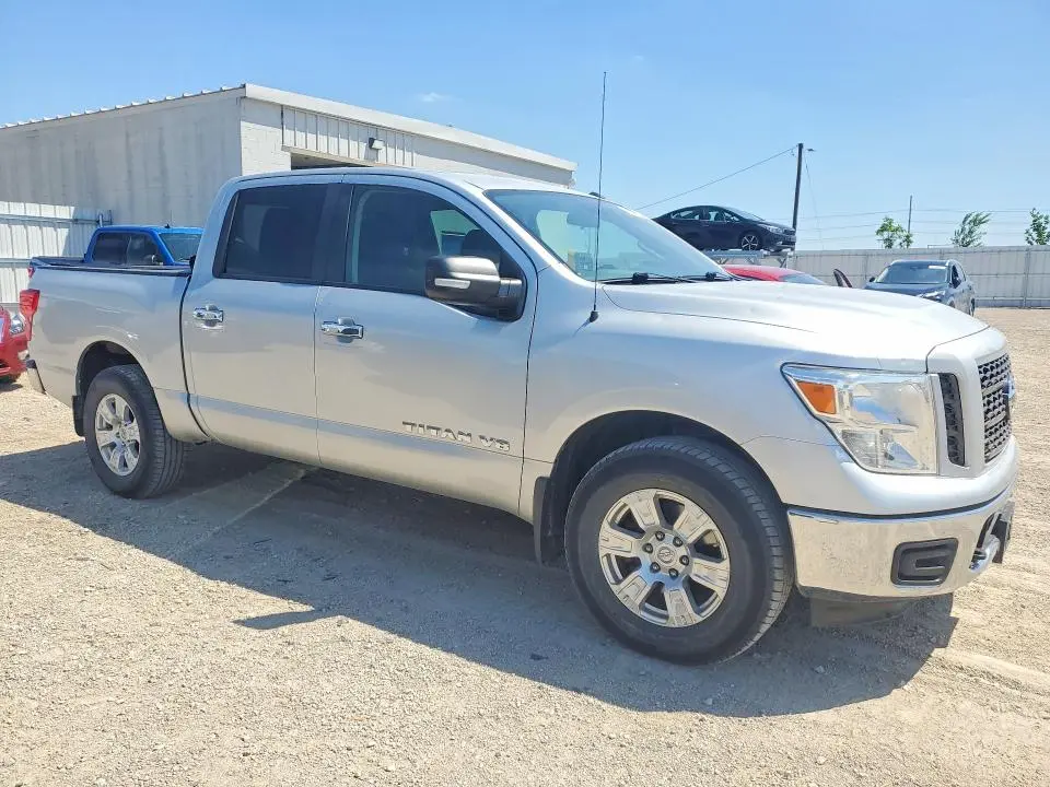 2019 NISSAN TITAN SV  